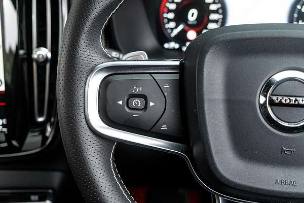 2019 Volvo XC40 T5 R-Design