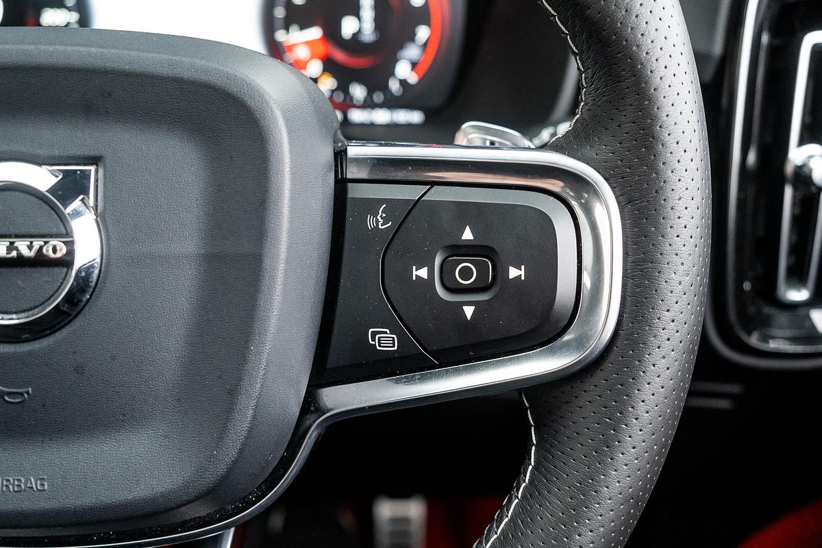 2019 Volvo XC40 T5 R-Design