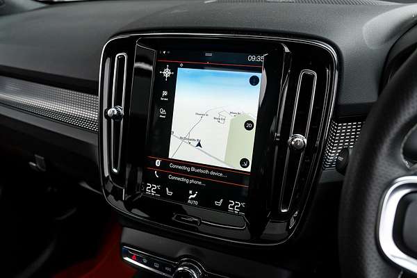 2019 Volvo XC40 T5 R-Design
