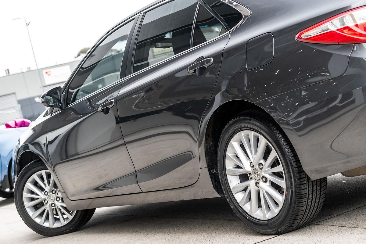 2017 Toyota Camry Atara SL ASV50R