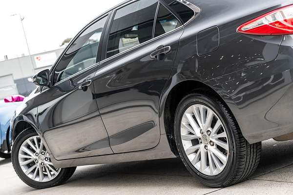 2017 Toyota Camry Atara SL ASV50R