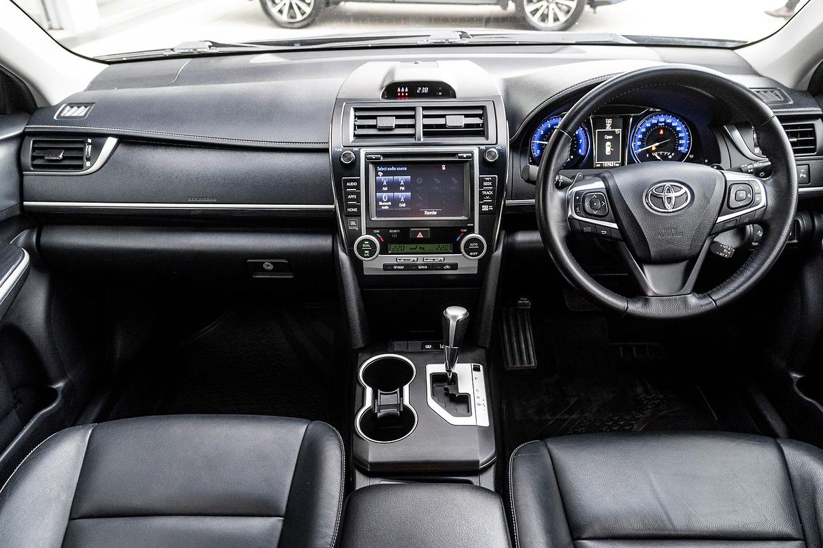 2017 Toyota Camry Atara SL ASV50R