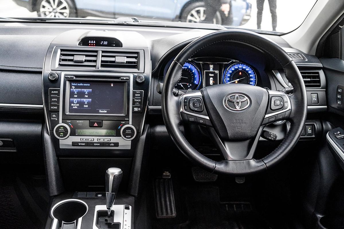 2017 Toyota Camry Atara SL ASV50R