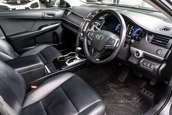 2017 Toyota Camry Atara SL ASV50R
