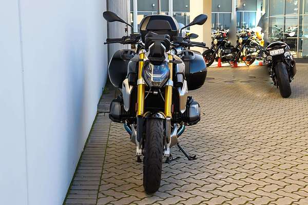 2024 BMW R 1250 R Triple Black R 1250