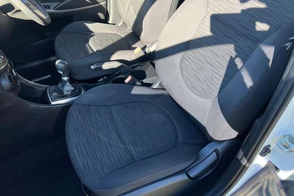 2015 Hyundai Accent Active RB3