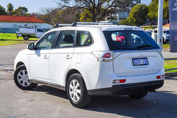 2013 Mitsubishi Outlander ES ZJ