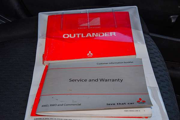 2013 Mitsubishi Outlander ES ZJ