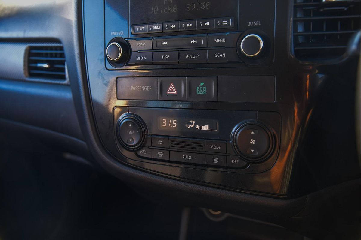 2013 Mitsubishi Outlander ES ZJ