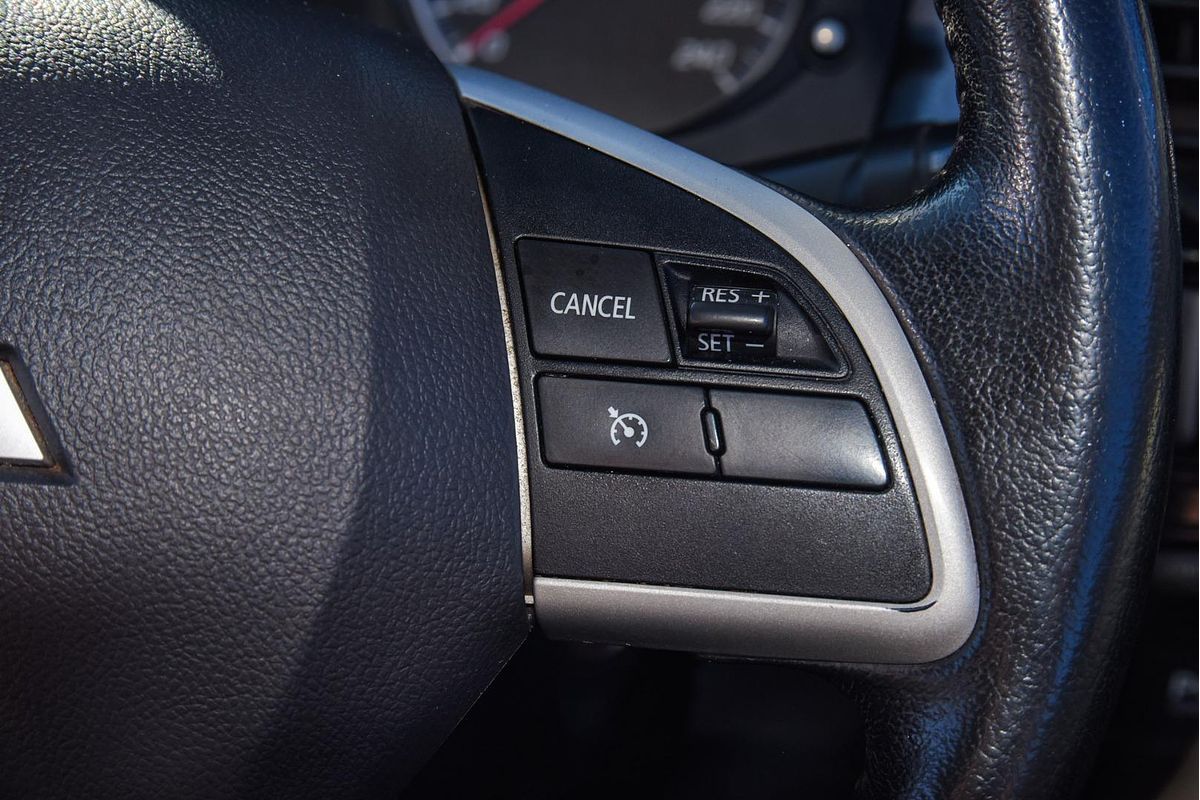 2013 Mitsubishi Outlander ES ZJ