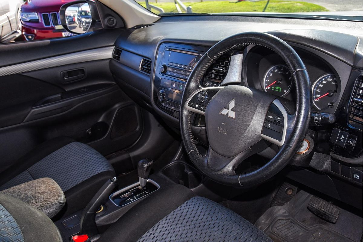 2013 Mitsubishi Outlander ES ZJ