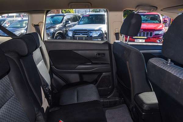 2013 Mitsubishi Outlander ES ZJ