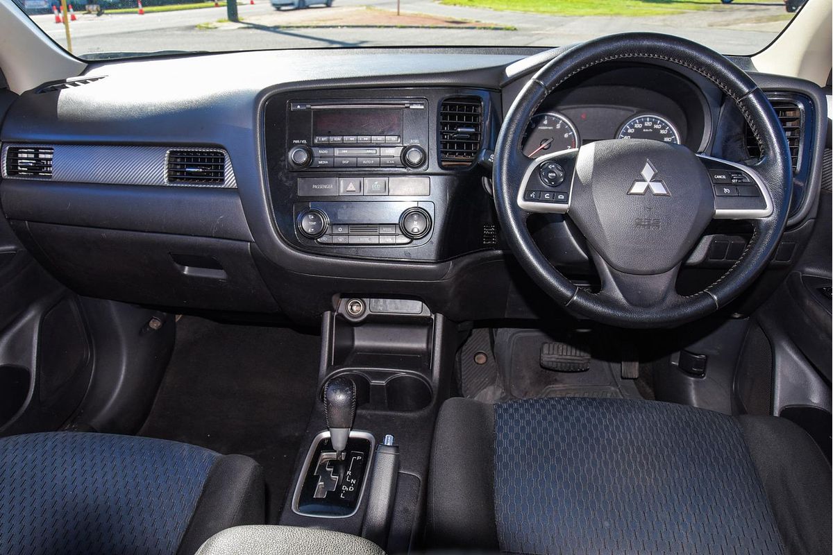 2013 Mitsubishi Outlander ES ZJ