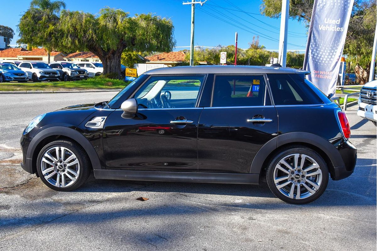 2017 MINI Hatch Cooper F55