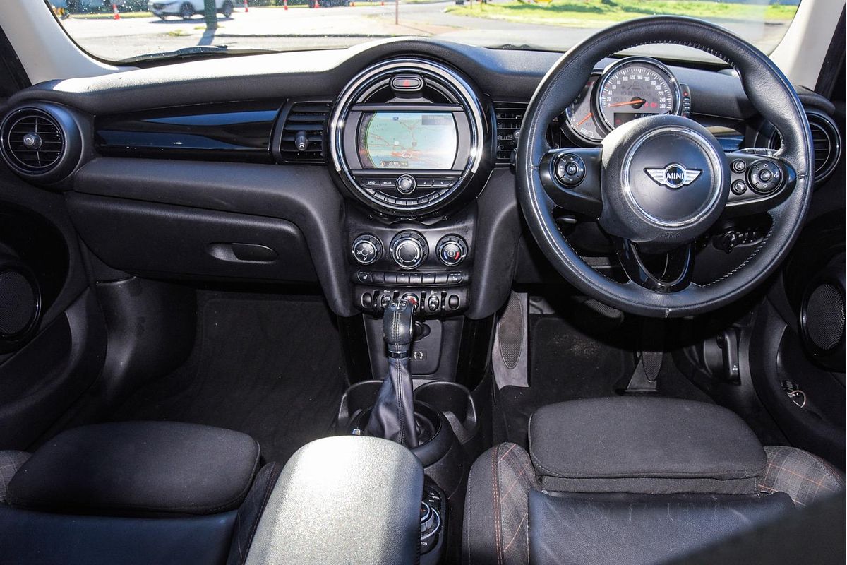 2017 MINI Hatch Cooper F55