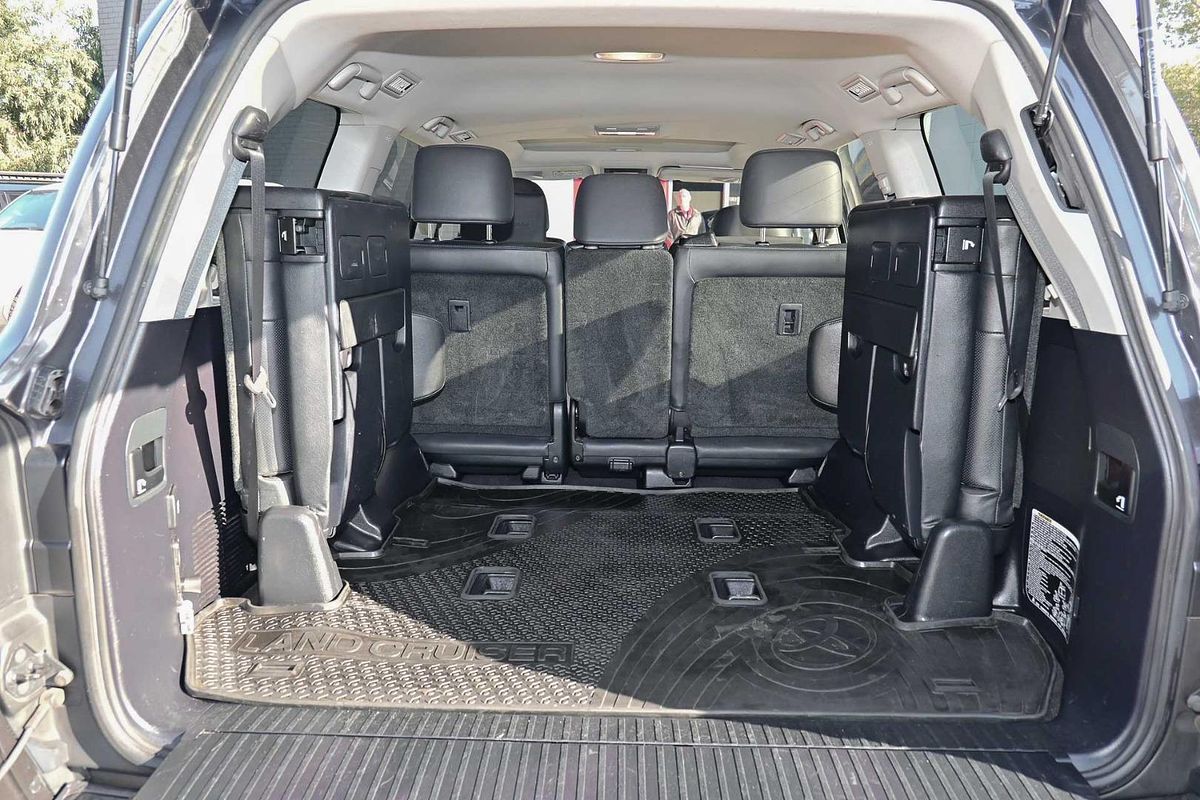 2019 Toyota Landcruiser Sahara VDJ200R