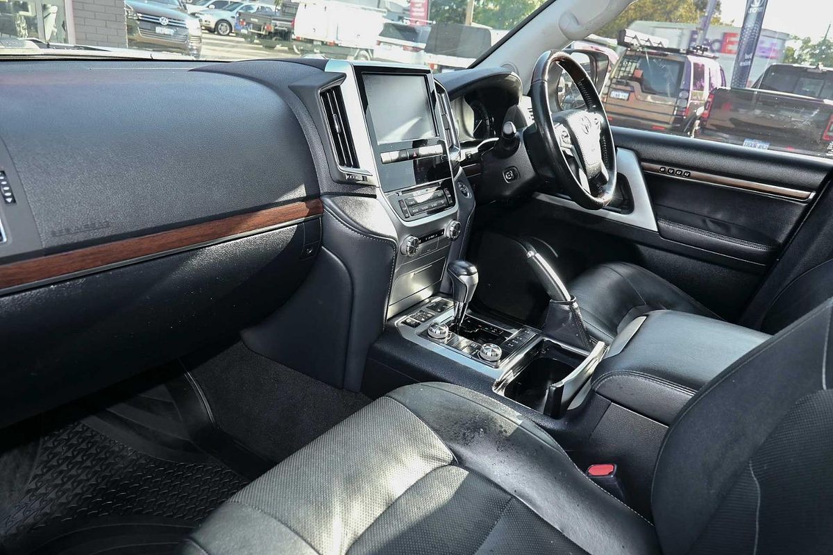 2019 Toyota Landcruiser Sahara VDJ200R