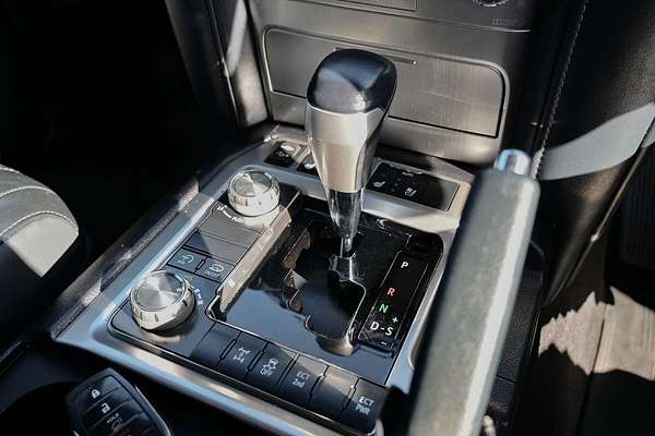 2019 Toyota Landcruiser Sahara VDJ200R