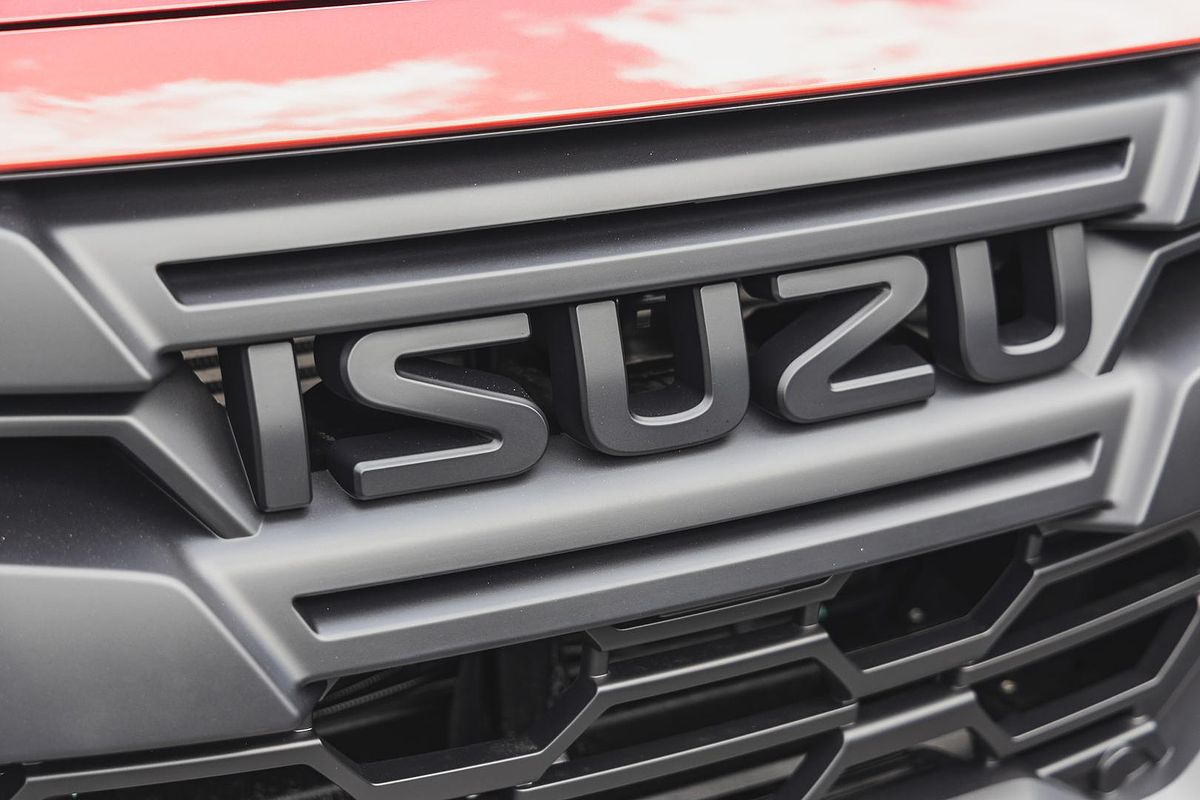 2024 Isuzu D-MAX BLADE 4X4