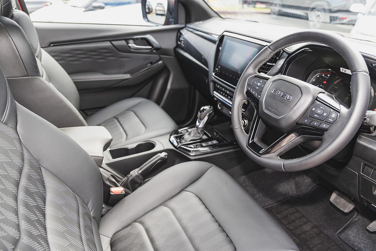2024 Isuzu D-MAX BLADE 4X4
