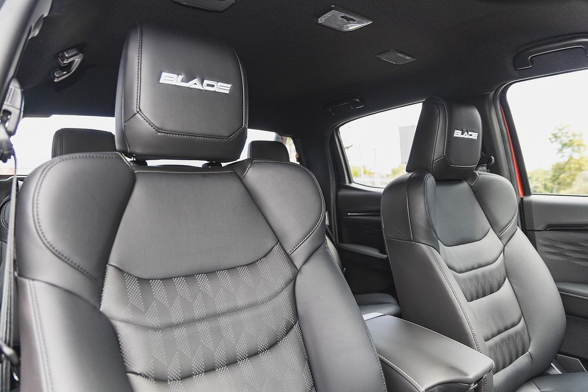 2024 Isuzu D-MAX BLADE 4X4