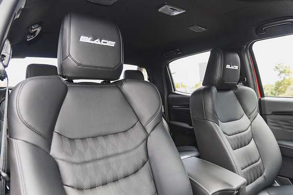 2024 Isuzu D-MAX BLADE 4X4