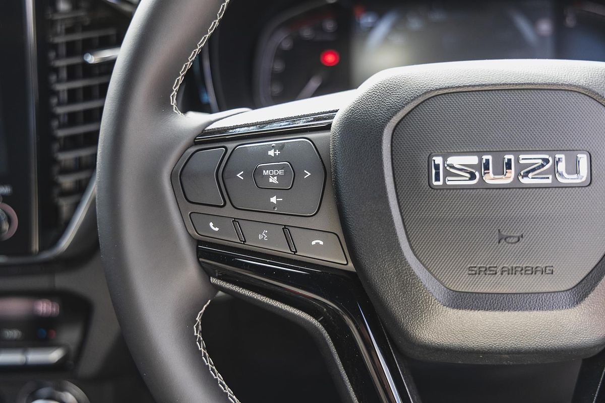 2024 Isuzu D-MAX BLADE 4X4