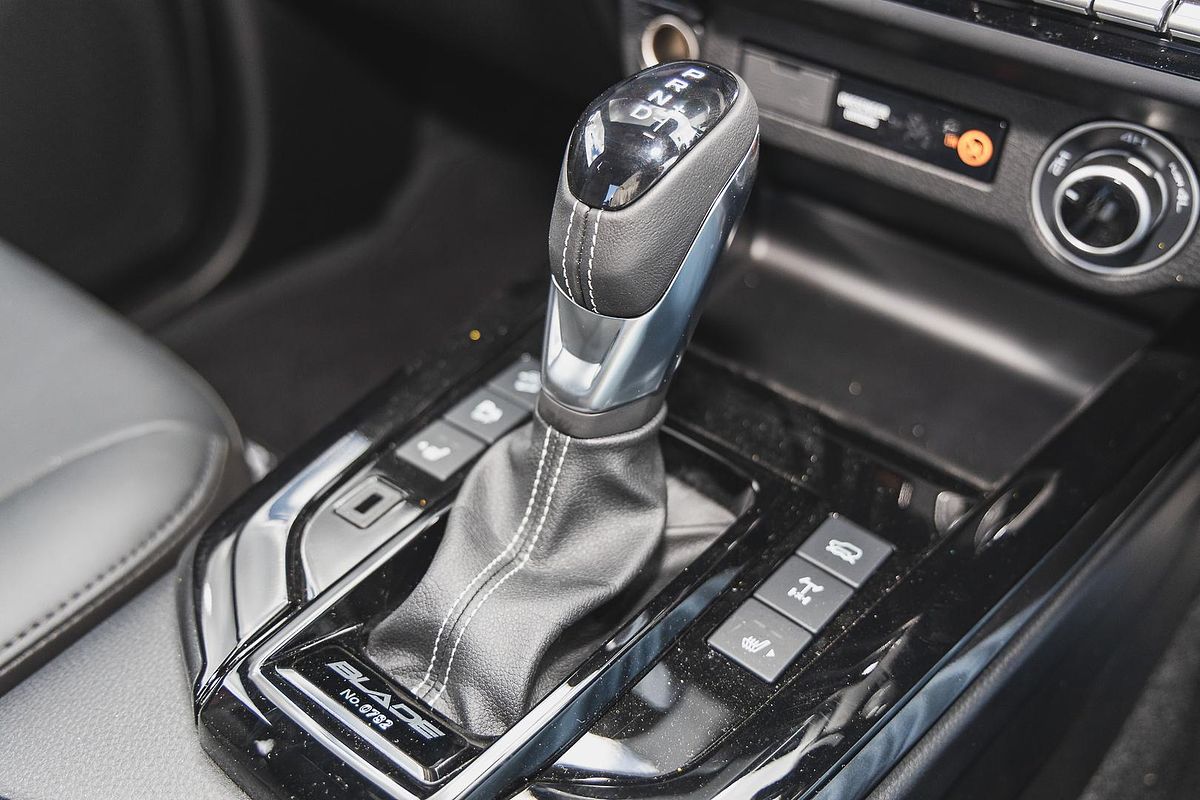 2024 Isuzu D-MAX BLADE 4X4