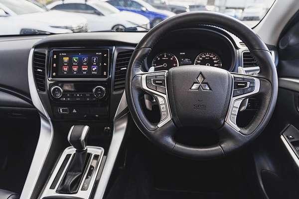2016 Mitsubishi Pajero Sport GLS QE