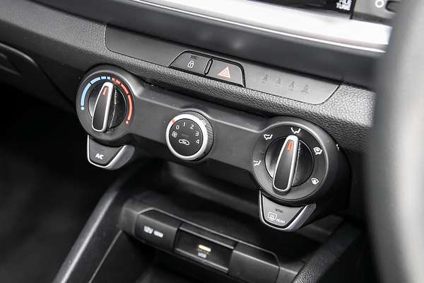 2023 Kia Stonic S YB