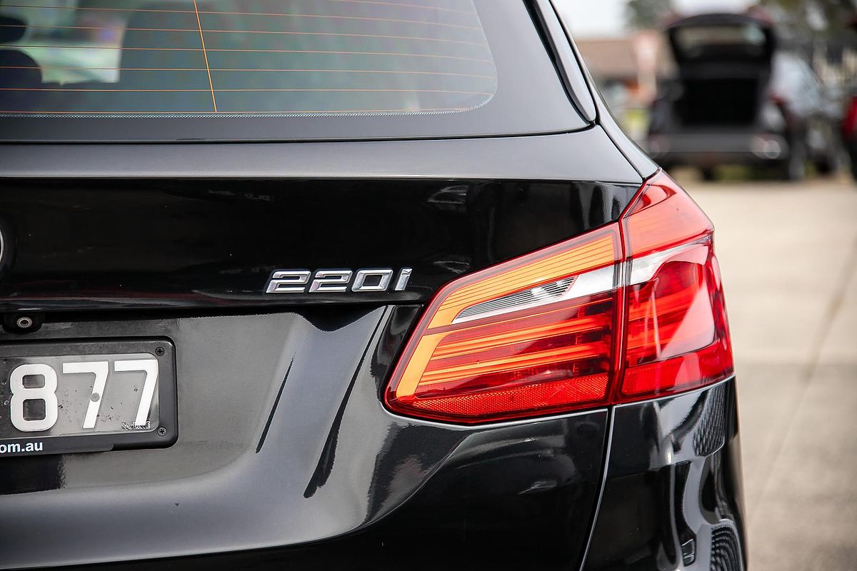 2015 BMW 2 Series 220i Sport Line F45