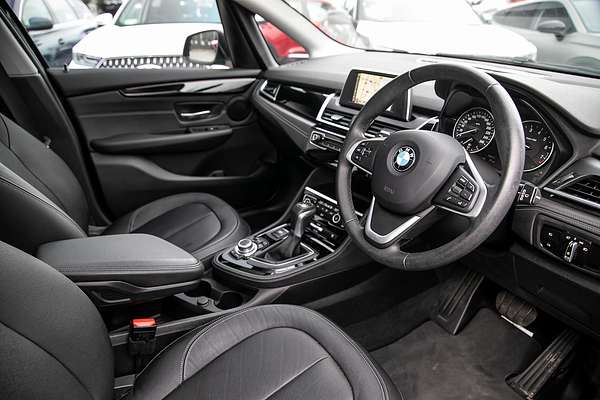 2015 BMW 2 Series 220i Sport Line F45