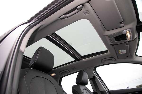 2015 BMW 2 Series 220i Sport Line F45