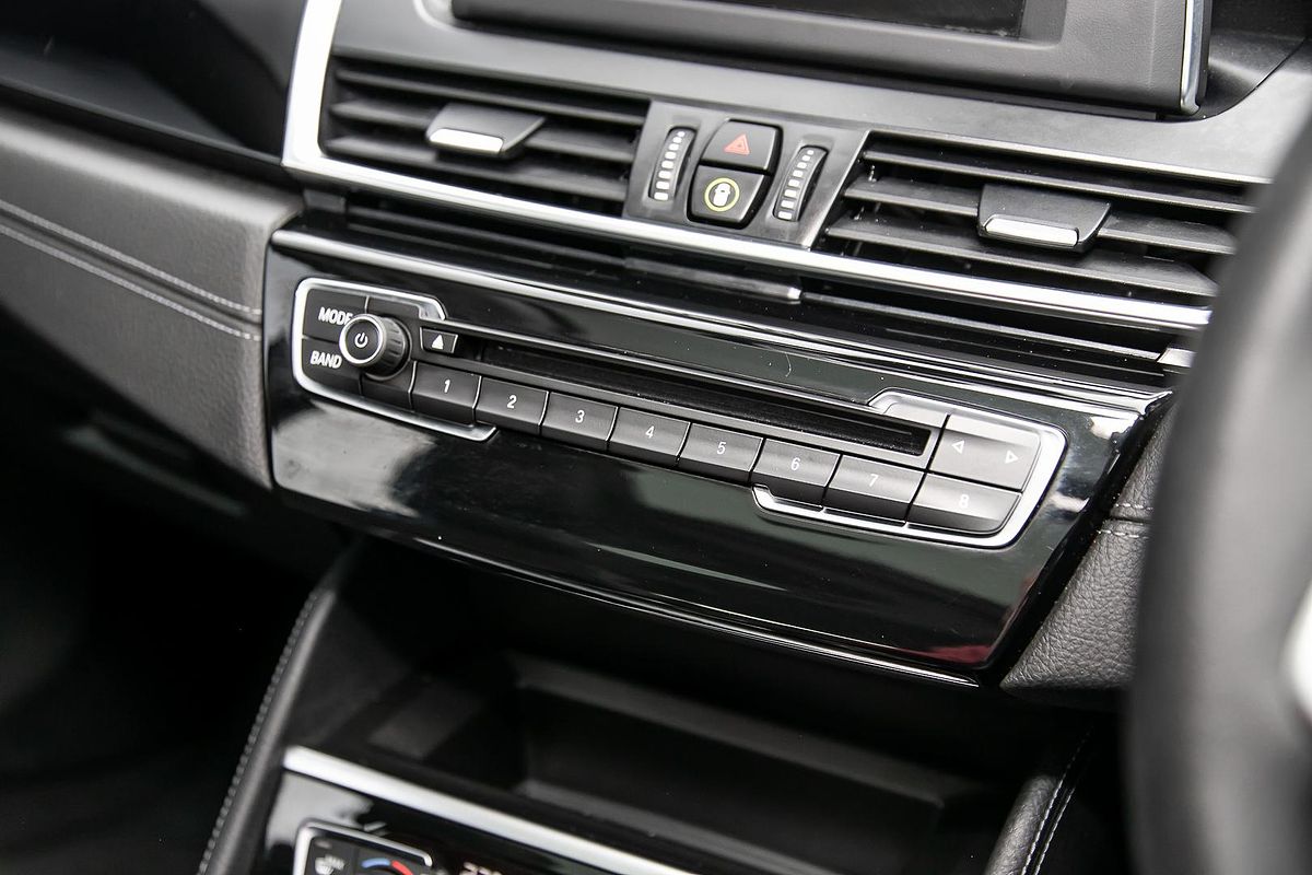 2015 BMW 2 Series 220i Sport Line F45