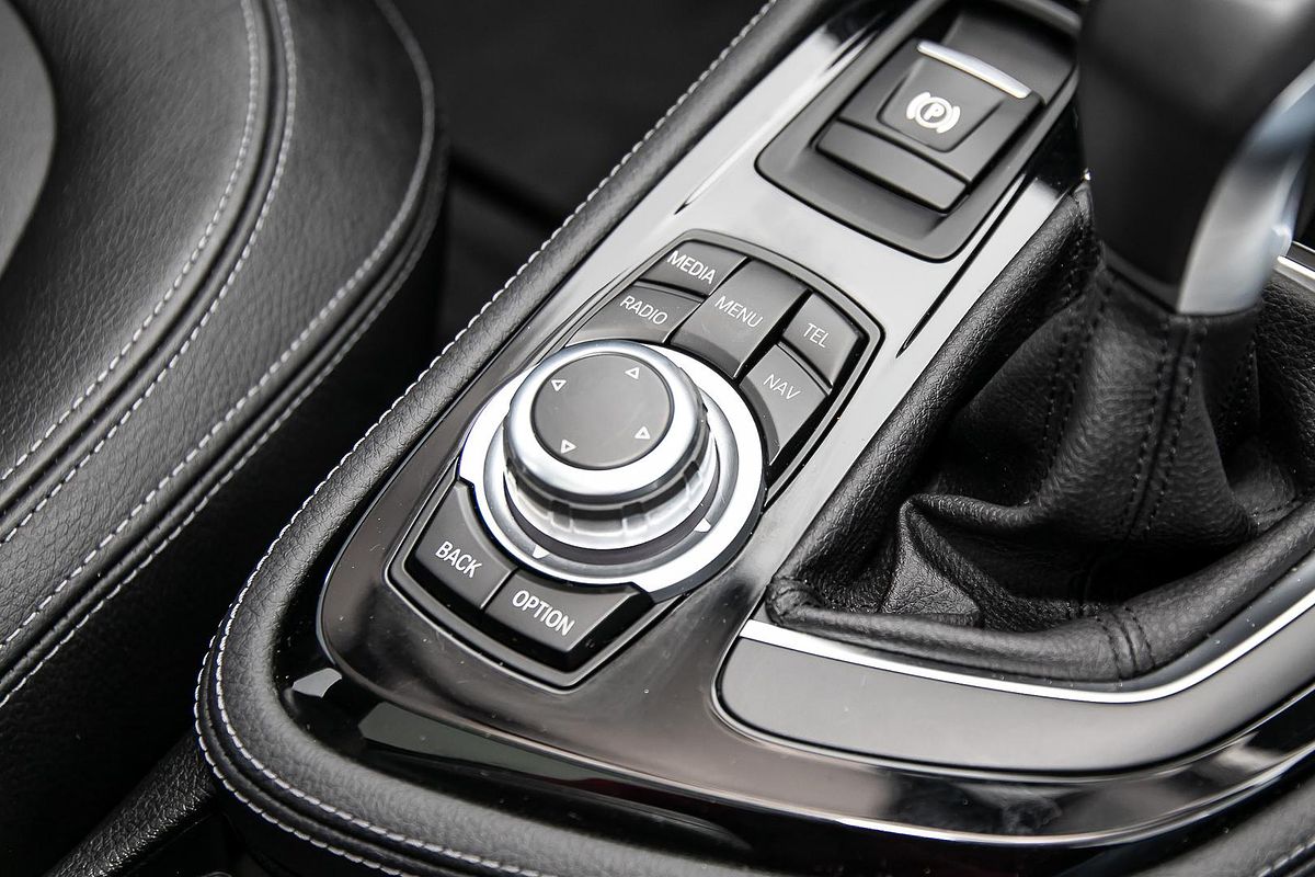 2015 BMW 2 Series 220i Sport Line F45