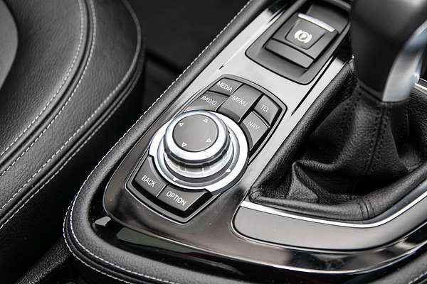 2015 BMW 2 Series 220i Sport Line F45