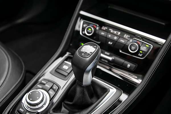 2015 BMW 2 Series 220i Sport Line F45