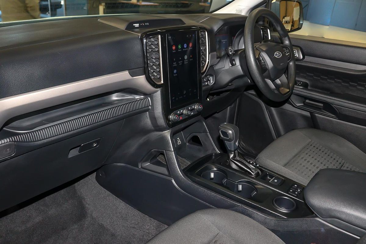 2024 Ford Everest Ambiente 2.0L