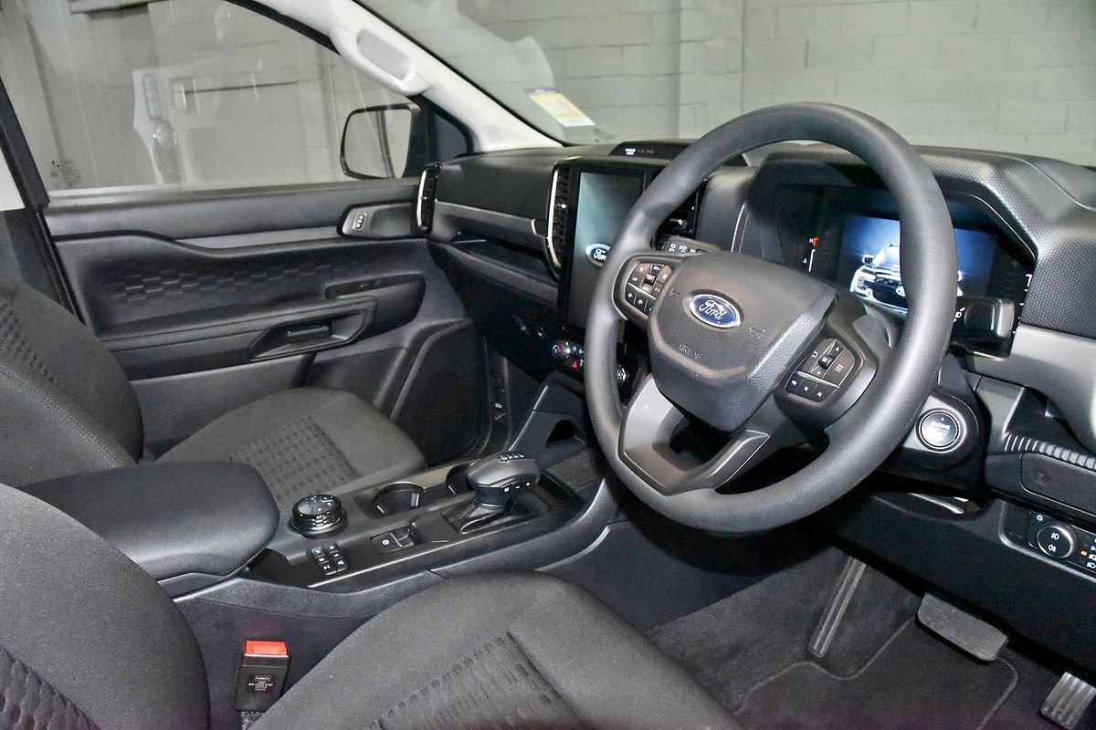 2024 Ford Everest Ambiente 2.0L