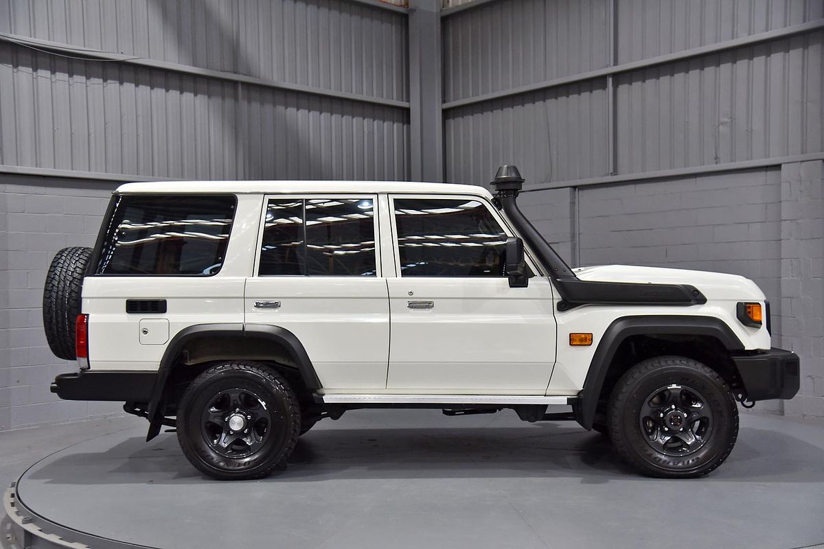 2024 Toyota Landcruiser GXL VDJL76R