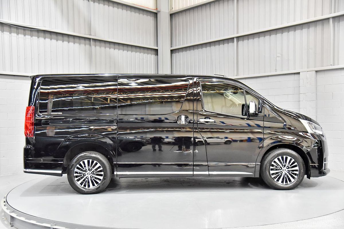 2023 Toyota Granvia VX GDH303R
