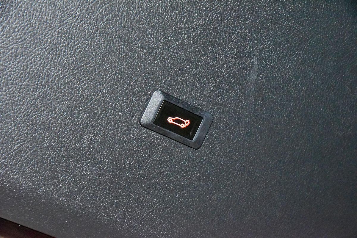 2023 Toyota Granvia VX GDH303R