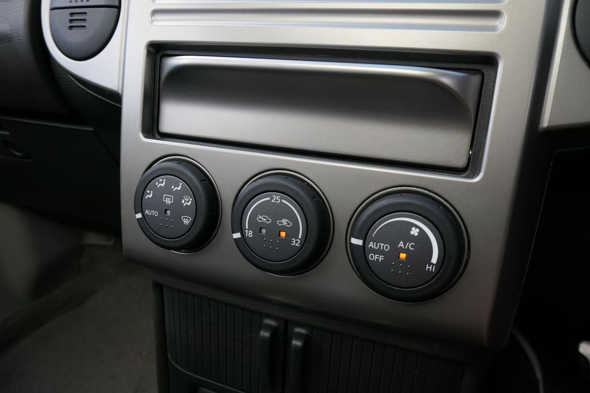 2005 Nissan X-TRAIL Ti T30 II
