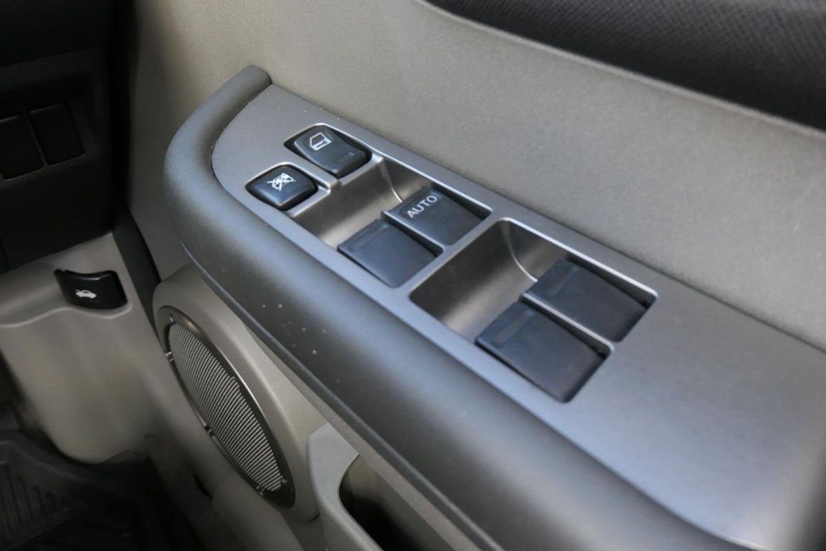 2005 Nissan X-TRAIL Ti T30 II