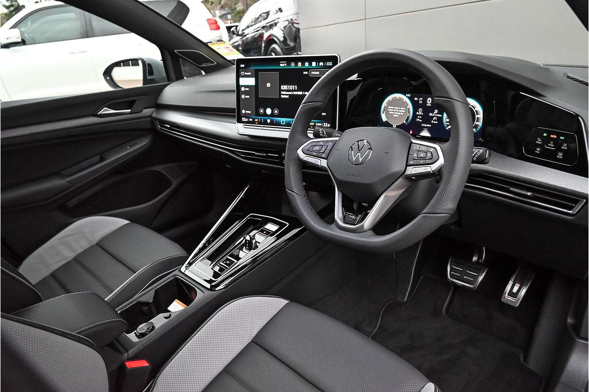 2025 Volkswagen Golf 110TSI R-Line 8.5