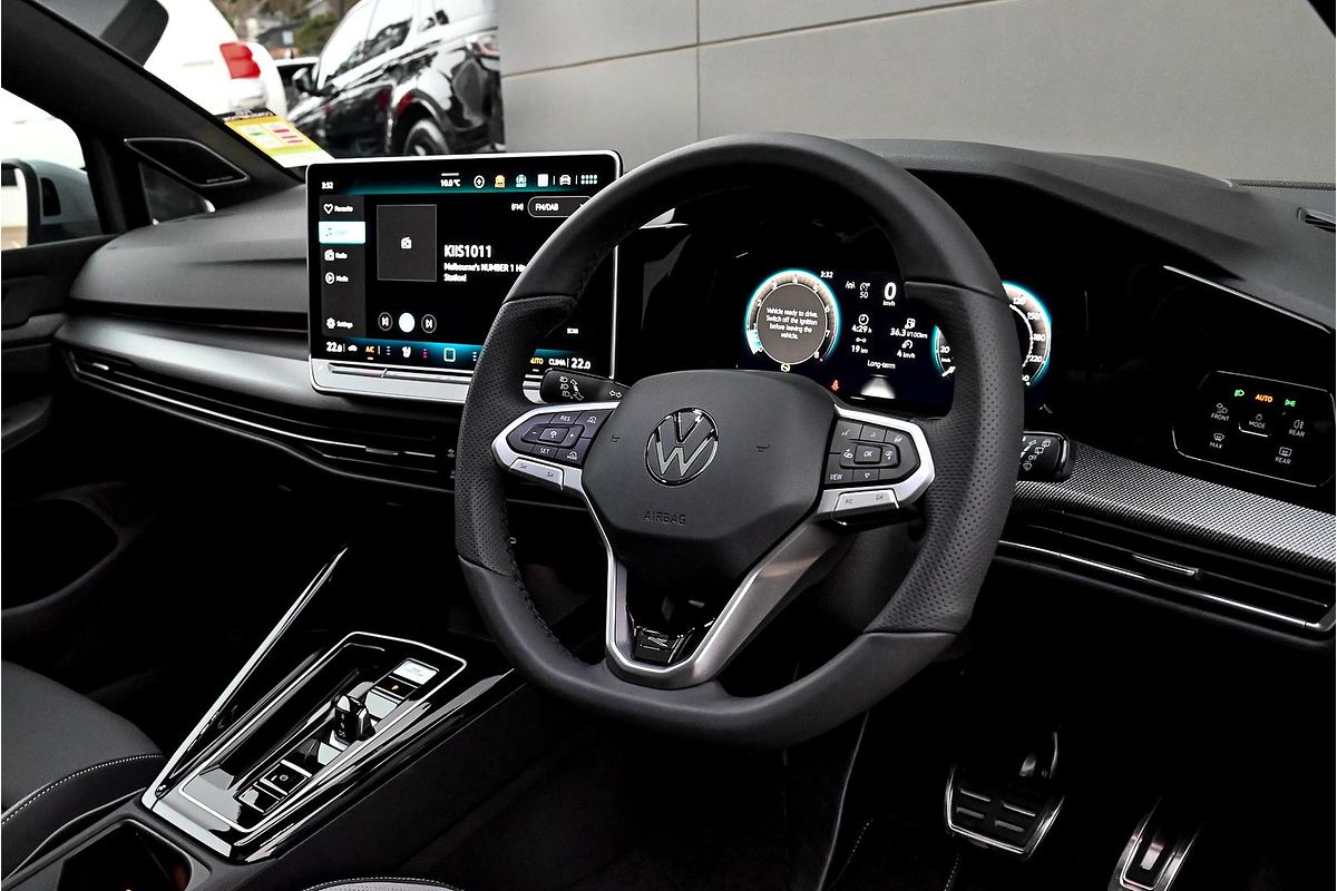 2025 Volkswagen Golf 110TSI R-Line 8.5