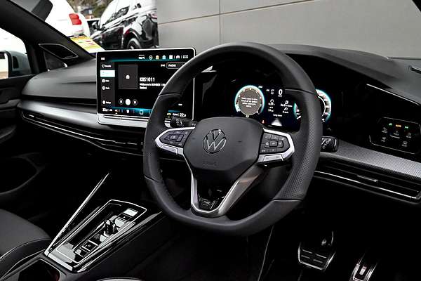 2025 Volkswagen Golf 110TSI R-Line 8.5