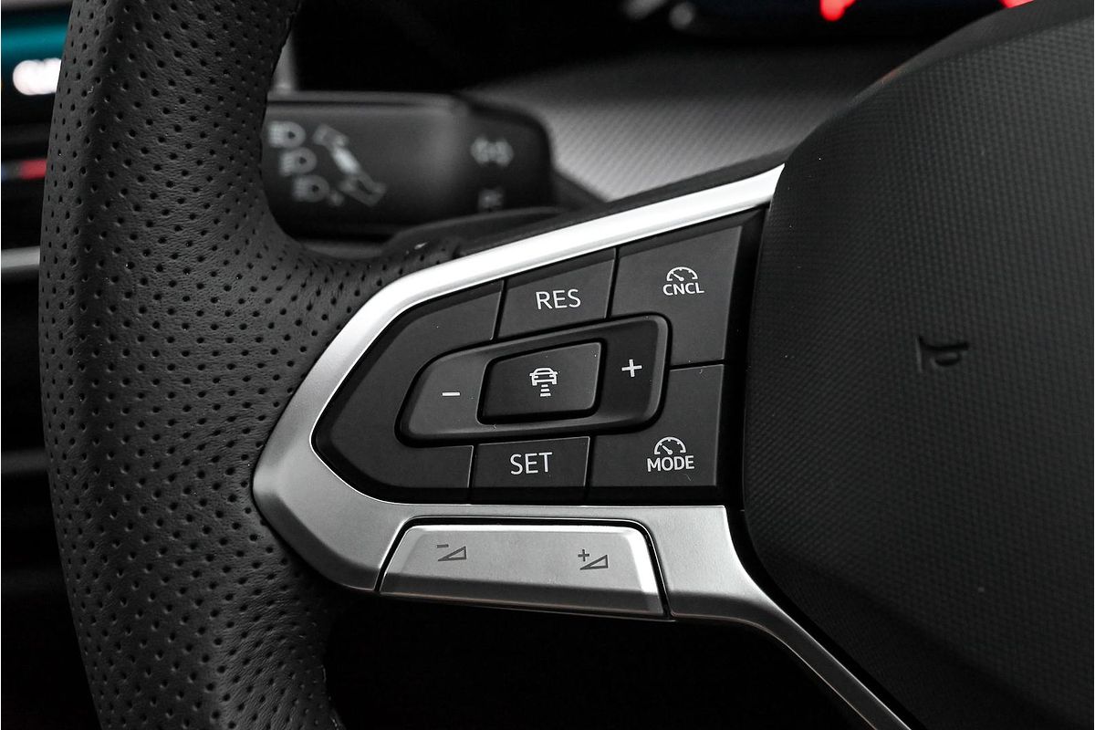2025 Volkswagen Golf 110TSI R-Line 8.5