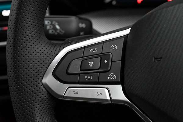 2025 Volkswagen Golf 110TSI R-Line 8.5
