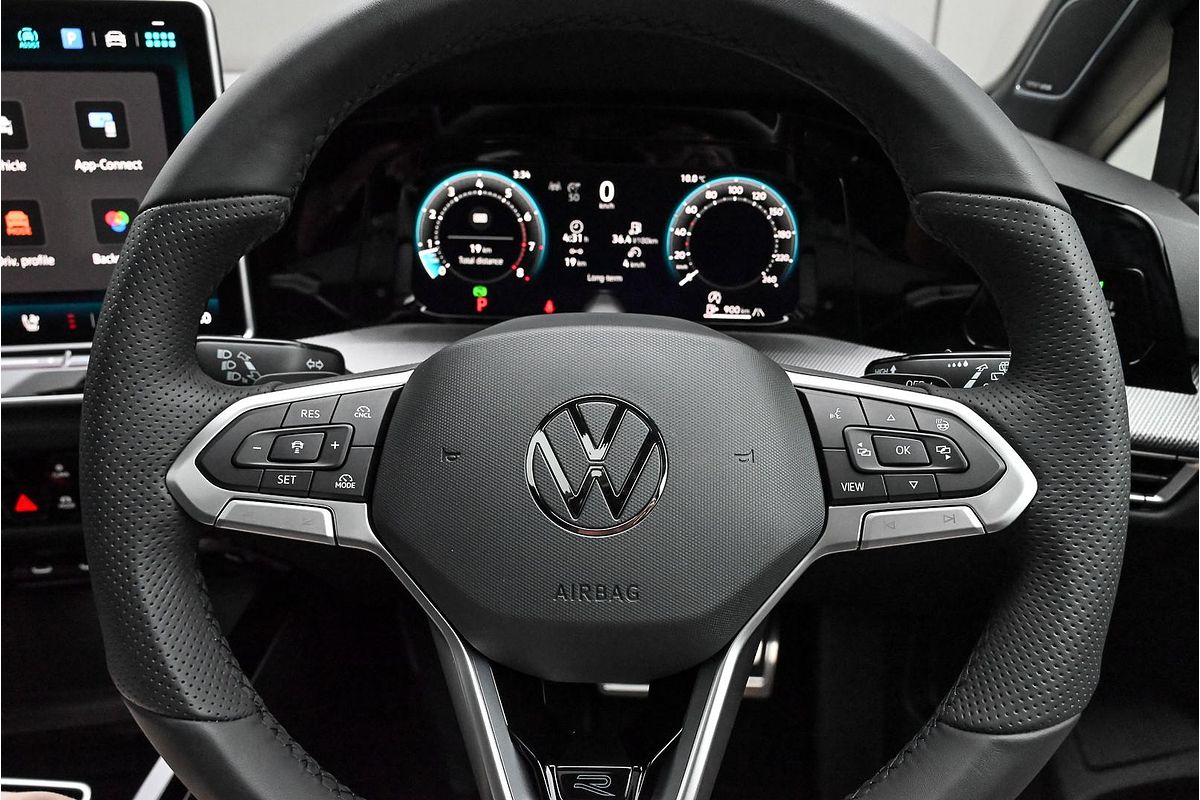 2025 Volkswagen Golf 110TSI R-Line 8.5